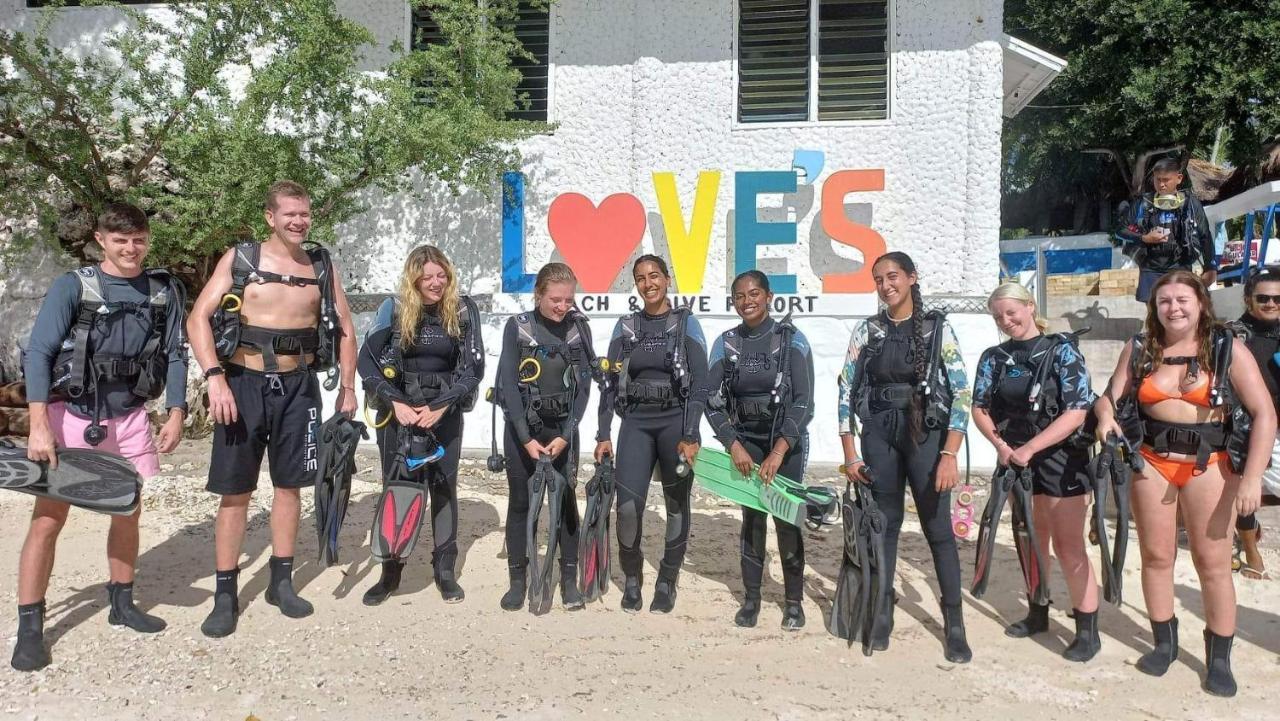Love'S Beach & Dive Resort Moalboal Buitenkant foto