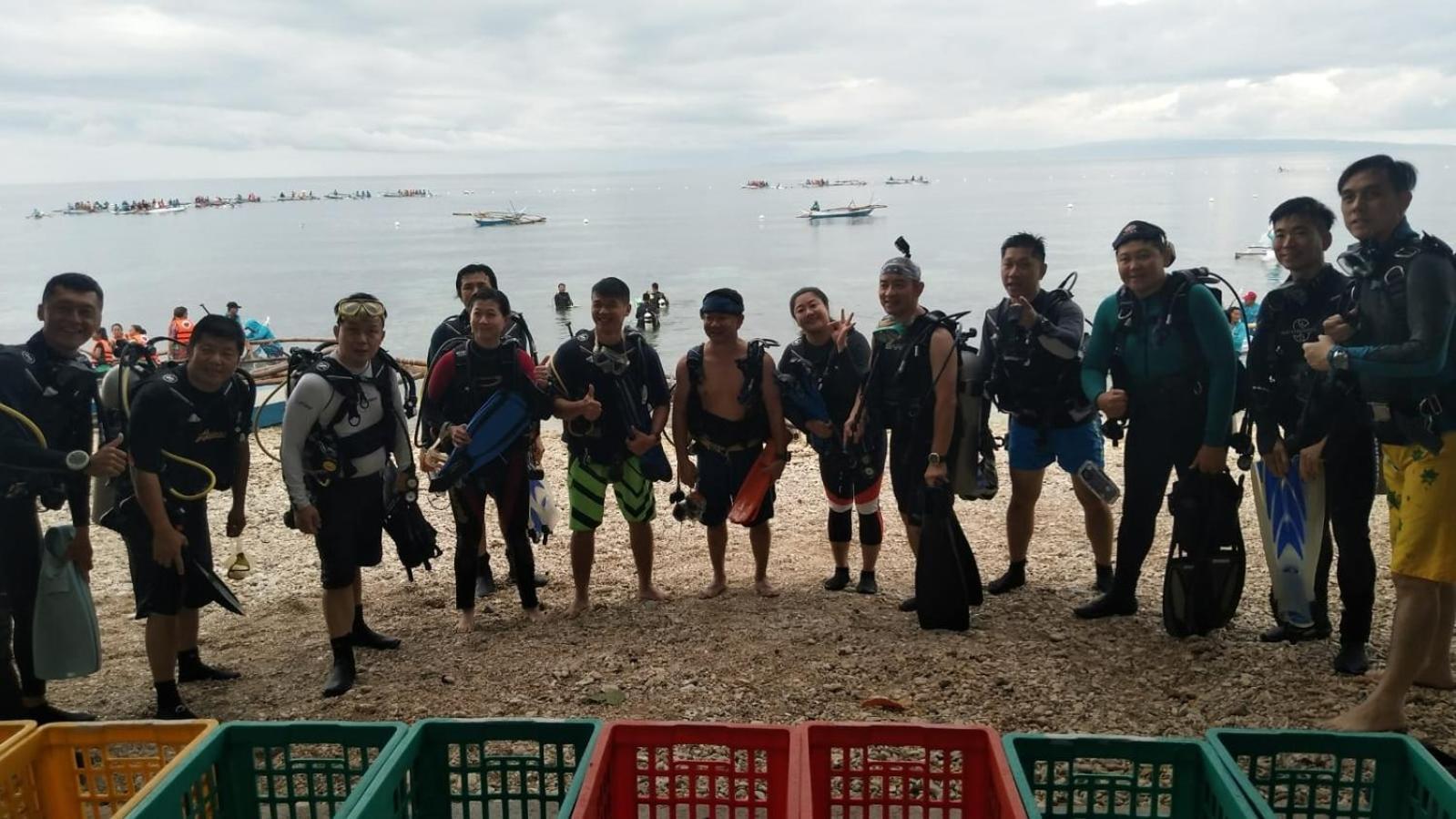Love'S Beach & Dive Resort Moalboal Buitenkant foto