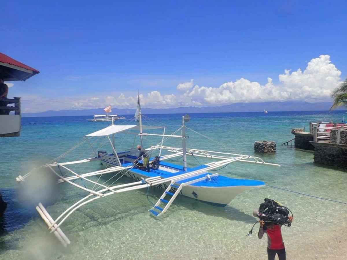 Love'S Beach & Dive Resort Moalboal Buitenkant foto